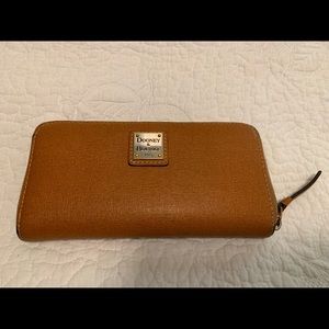 Dooney and Bourke Saffiano Leather Zippered Wallet